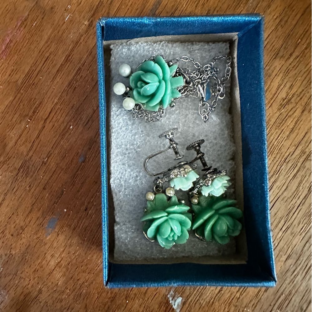 1920’s carved celluloid, real pearl earrings necklace set, rare colour unsigned